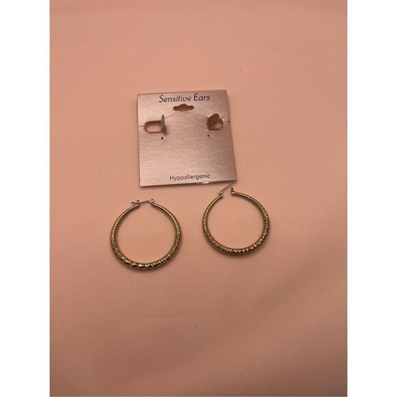 Sensitive Ears Women's Gold-Tone Hypoallergenic Hoop Earrings - Picture 2 of 4